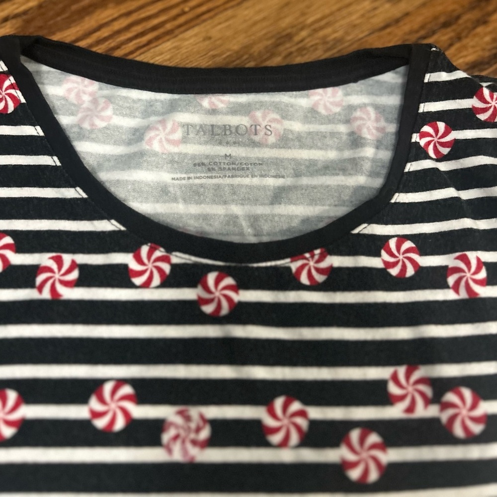 TALBOTS BLACK & WHITE STRIPE HOLIDAY TOP
PEPPERMINT CANDIES WITH SOME SEQUINS - Picture 2 of 5